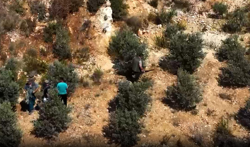 Ava giderken avlandılar: Dronla tespit edilen 9 kaçak avcı yakalandı - Resim : 1