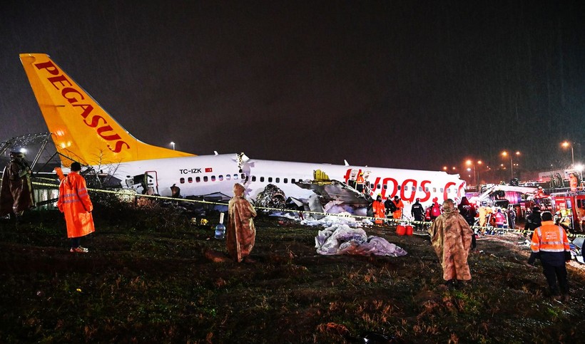 Trabzon'da pistten çıkan Pegasus uçağı büyük panik yaratmıştı! Uçağın pilotu yardımcısını suçlu buldu - Resim: 13