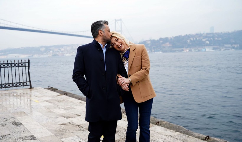 Yalı Çapkını dizisinin Orhan ve Gülgün'ü ele ele görüntülendi - Resim: 1