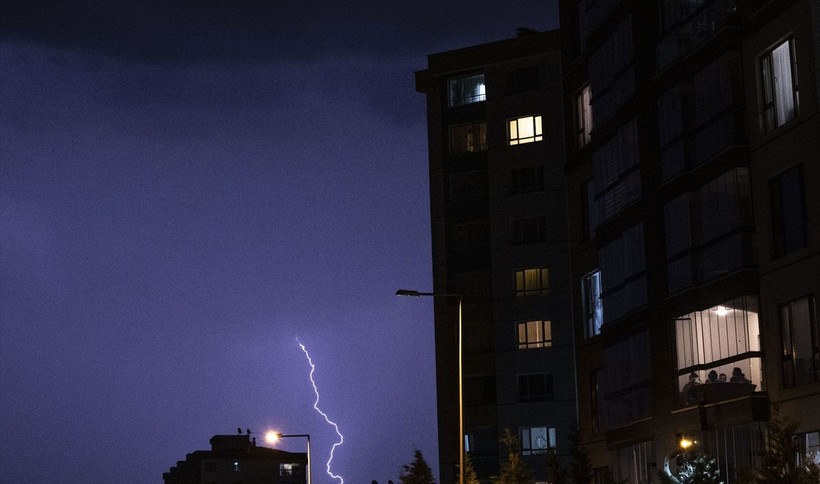 Ankara’da sağanak yağış hayatı olumsuz etkiledi - Resim: 30
