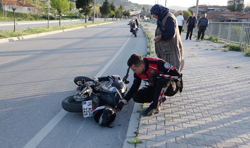 Trafik levhasına çarpan motosikletli üniversite öğrencisinin bacağı koptu - Resim : 4