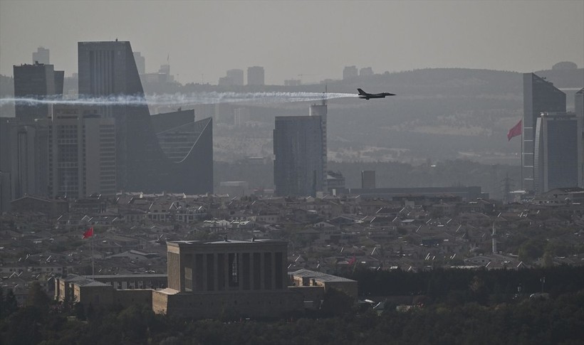 100. Yıl Kutlamaları nedeniyle Anıtkabir'de dün ziyaretçi rekoru kırıldı - Resim: 35