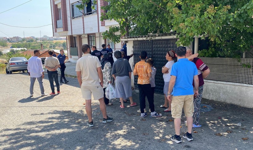 Eşiyle tartışan adam 4 aylık oğlunu pencereden atmaya kalktı - Resim: 12