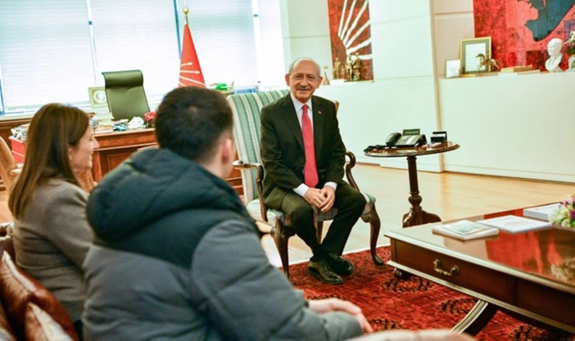 Öldürülen eski Diyarbakır Barosu Başkanı Tahir Elçi’nin eşi Türkan Elçi CHP’ye katıldı - Resim : 2