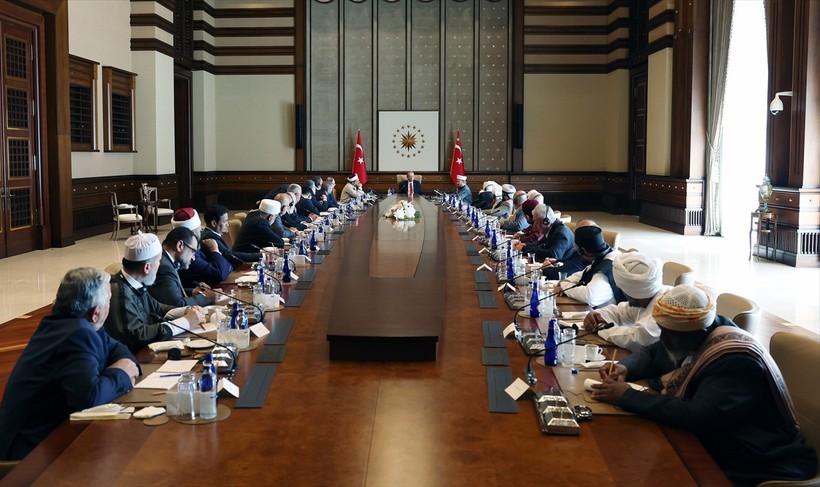 Cumhurbaşkanı Erdoğan, Müslüman Alimler Heyeti ile Cumhurbaşkanlığı Külliyesinde bir araya geldi - Resim : 3