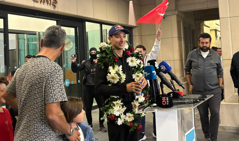 3’üncü kez Dünya Şampiyonu olan Toprak Razgatlıoğlu, yurda döndü - Resim : 2