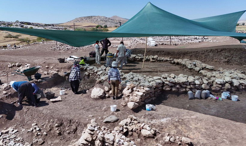 Çayönü Tepesi'nde 9 bin 500 yıllık 'kamusal yapı' gün yüzüne çıkarıldı - Resim: 5