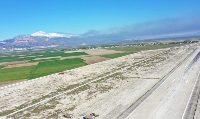 ABB Başkanı Mansur Yavaş, depremde zarar gören Hatay Havalimanı'nda çalışma başlattıklarını duyurdu - Resim: 4