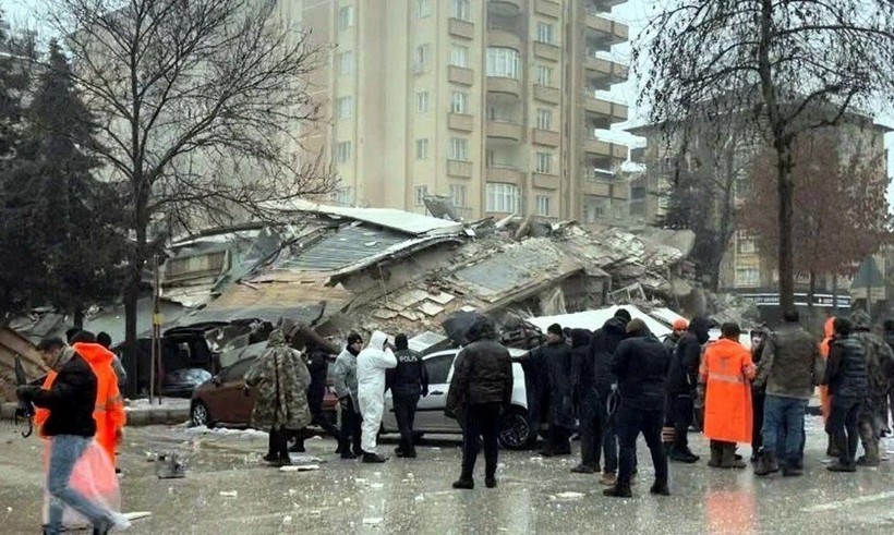 Kahramanmaraş merkezli depremde Emre Apartmanı için korkunç iddia! Banka kolon kestiği için mahkemelik olmuşlar - Resim: 8