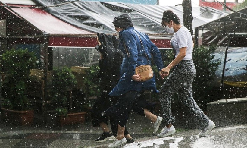 Meteoroloji İstanbul için gün verdi! Beklenen sağanak geliyor! İşte gün gün hava durumu - Resim: 4