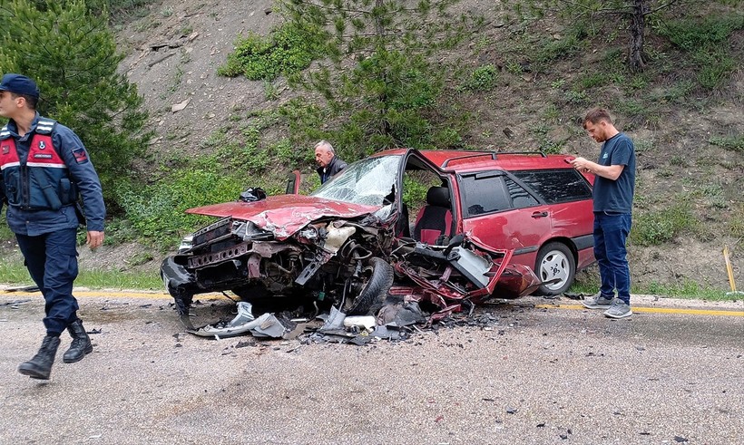 Karabük’te iki otomobil kafa kafaya çarpıştı: 8 yaralı - Resim : 1