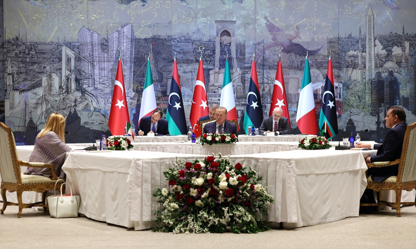 İstanbul'da tarihi zirve! Cumhurbaşkanı Erdoğan, Meloni ve Dibeybe ile görüştü - Resim : 2