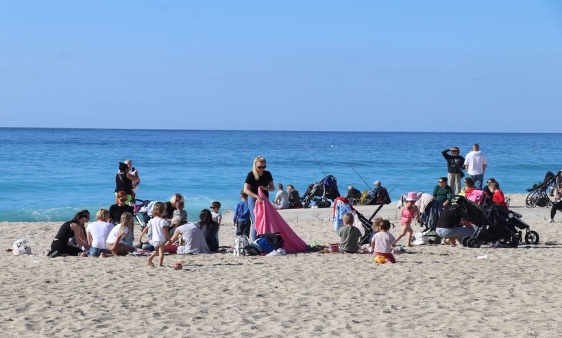 Ülke genelinde havaların soğumaması kuraklık yaratırken Alanya'da Ocak ayının güneşli havasında deniz keyfi yaşadılar - Resim: 5