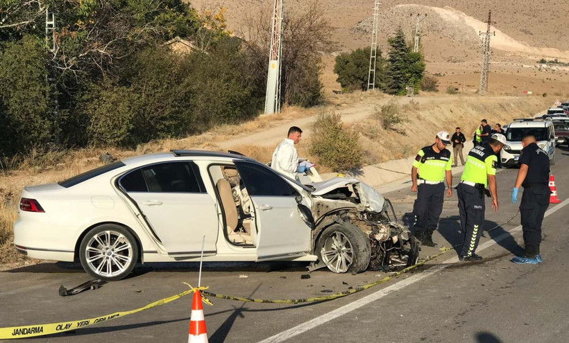 Konya'da 2 otomobil çarpıştı; ikizler öldü, 5 yaralı - Resim: 9