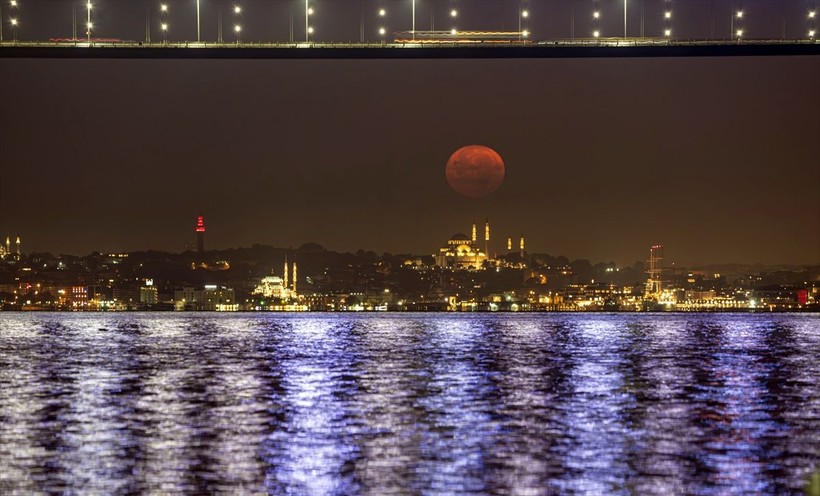 Mavi Ay olarak da bilinen Süper Ay İstanbul'da görsel şölen oluşturdu - Resim: 27