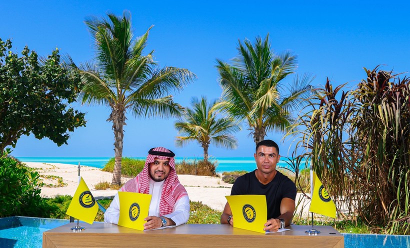 Cristiano Ronaldo yeni sözleşmesiyle servet kazanacak - Resim : 1