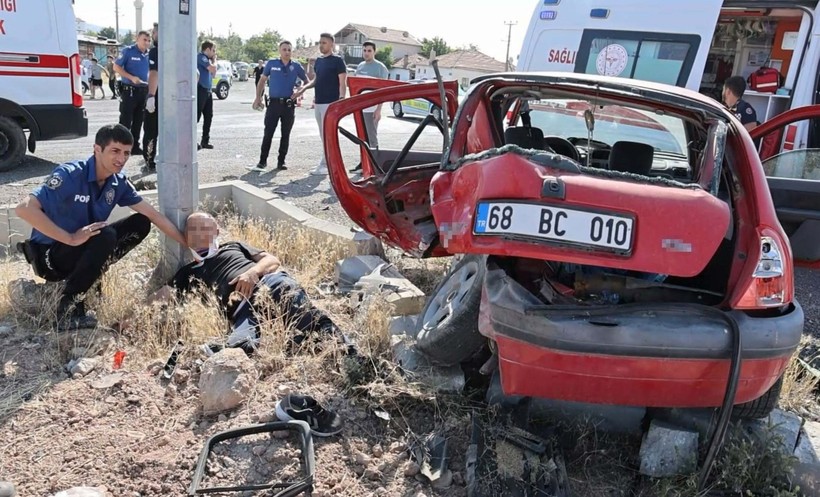 AYT sınavına giderken korkunç kaza: 1 ölü, 10 yaralı - Resim: 18