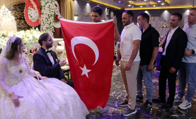 Gerçek aşk dedirten olay: Patlamada sol yanı felç kalan uzman çavuş sevgilisiyle evlendi - Resim: 6