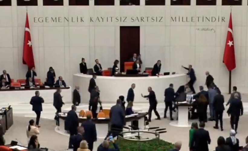 Son Dakika: SP Milletvekili Hasan Bitmez Meclis kürsüsünde bayıldı! Haberet sağlık durumu hakkında son gelişmelere ulaştı - Resim : 4