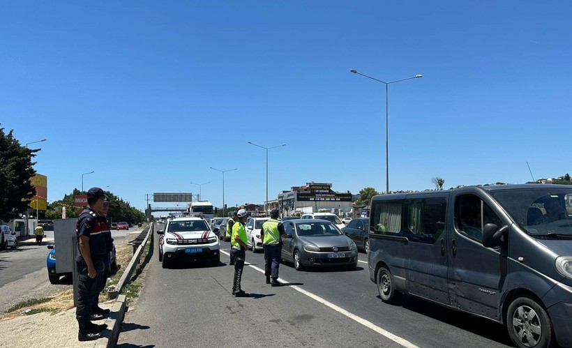 Tatilciler dönüş yolunda! Bodrum ve İstanbul'da trafik kilitlendi - Resim: 3