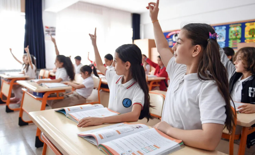 Okullara forma zorunluluğu geri geliyor.. Karar sonrası velilerden 'teşekkür' mesajı