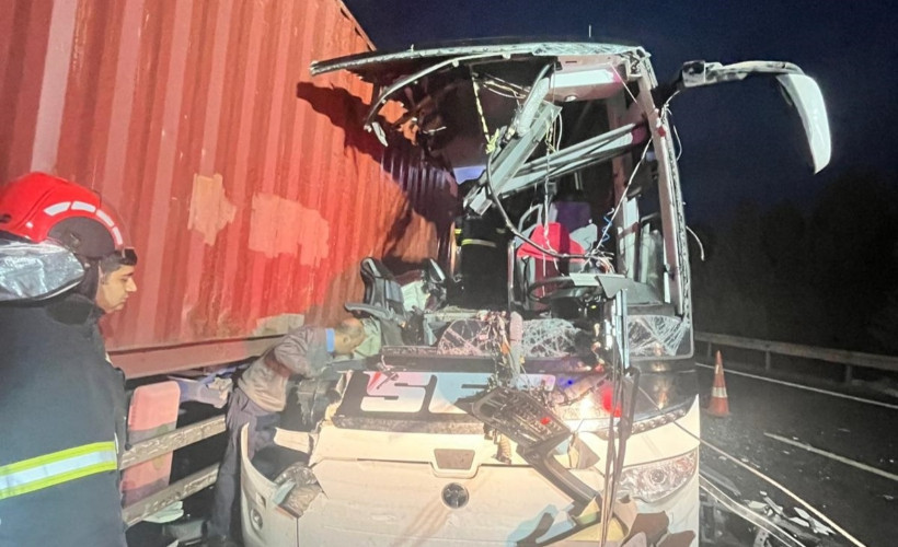 Osmaniye’de yolcu otobüsü tıra çarptı: 6 ölü, 11 yaralı