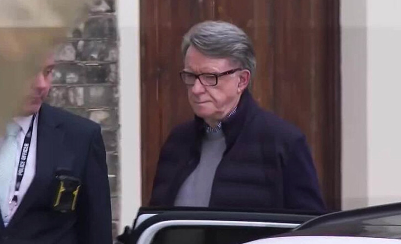 İngiltere'nin eski ABD Büyükelçisi tutuklandı