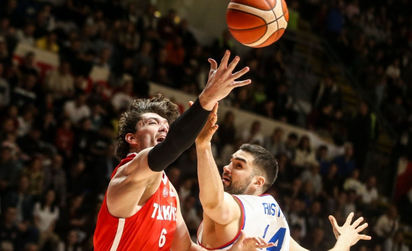 12 Dev Adam Sırbistan'ı deplasmanda 82-78 mağlup etti