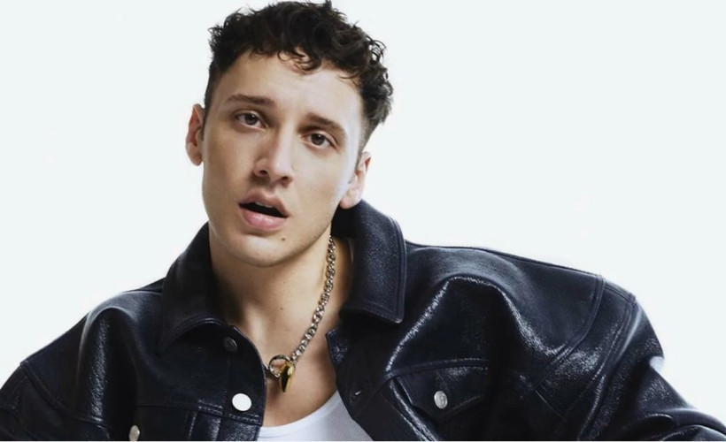 Sanatçı Edis Görgülü İstanbul Havalimanı'nda gözaltına alındı