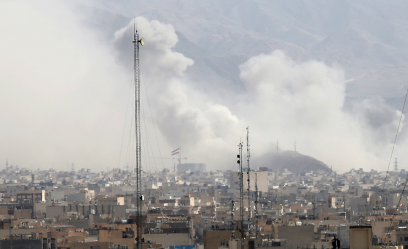 İran’ın başkenti Tahran’da art arda patlamalar meydana geldi
