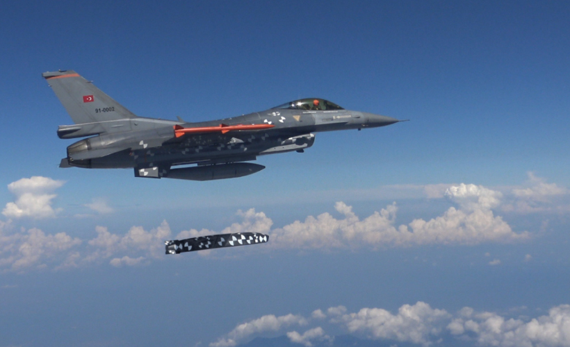 Milli seyir füzesi SOM-J canlı harp başlığıyla hedefini tam isabetle vurdu