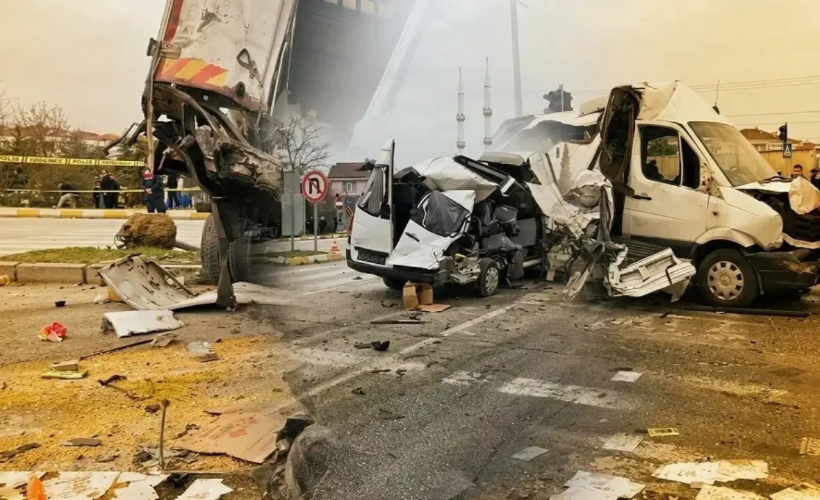 Samsun'da 6 araçlık kaza: 19 yaralı