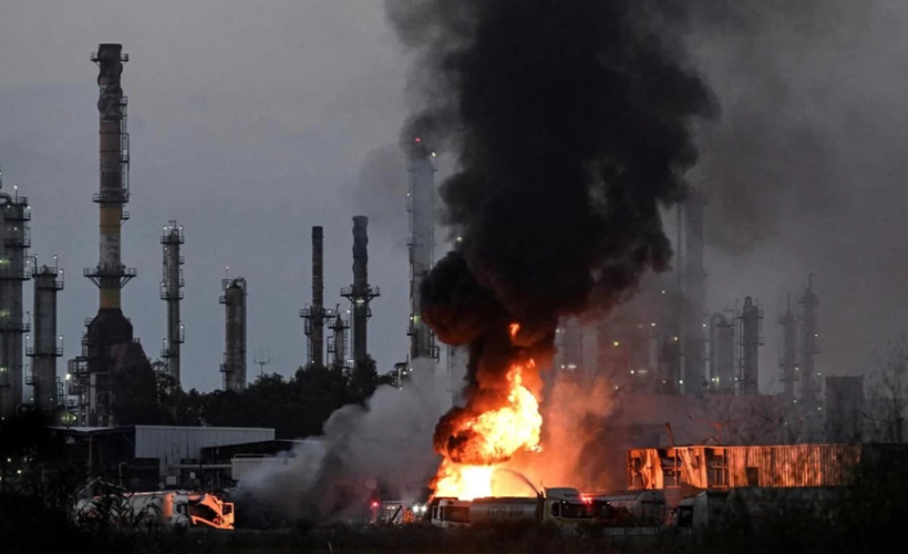 İran Hayfa'daki petrol rafinerisini ikinci kez vurdu