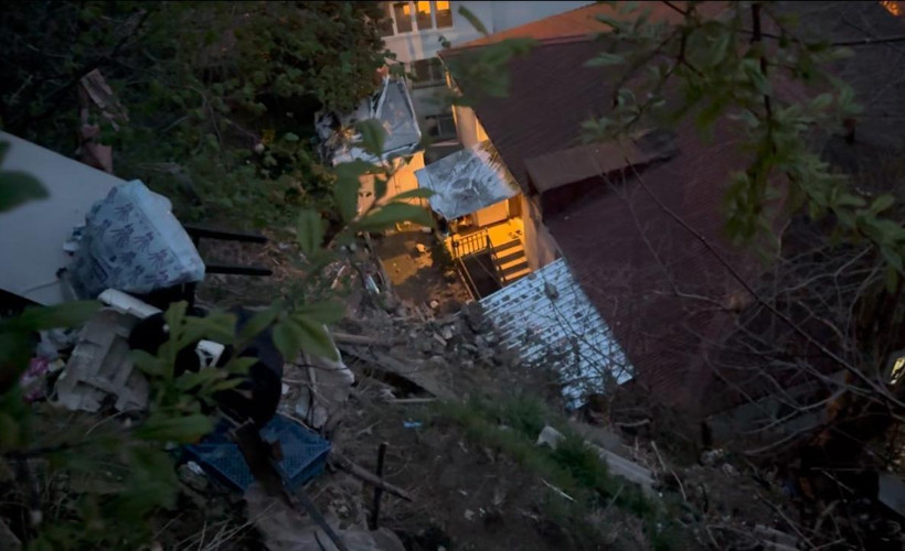 İstanbul'da yağış sonrası toprak kaydı, 6 bina boşaltıldı