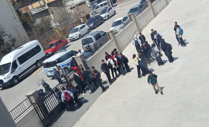 Bir panik de Gaziantep'te yaşandı! Lise önünde kurusıkı tabancayla saldırı