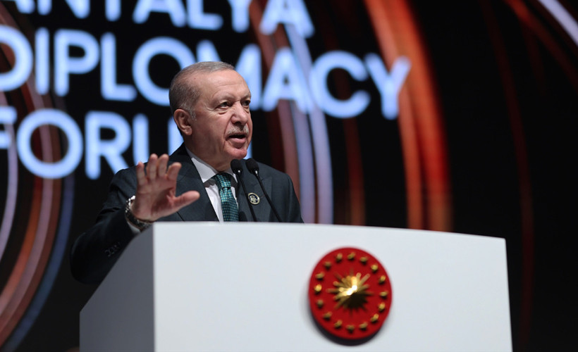 Cumhurbaşkanı Erdoğan’dan küresel sistem eleştirisi: “Dünya istikamet buhranı yaşıyor, Türkiye çözümün anahtarı”