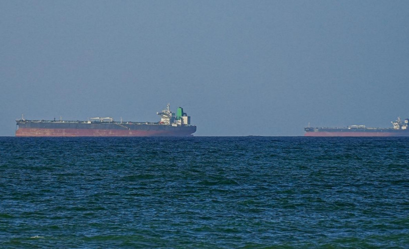 Hürmüz Boğazı'na ilerleyen tankerler ve yük gemileri rota değiştirerek geri döndü