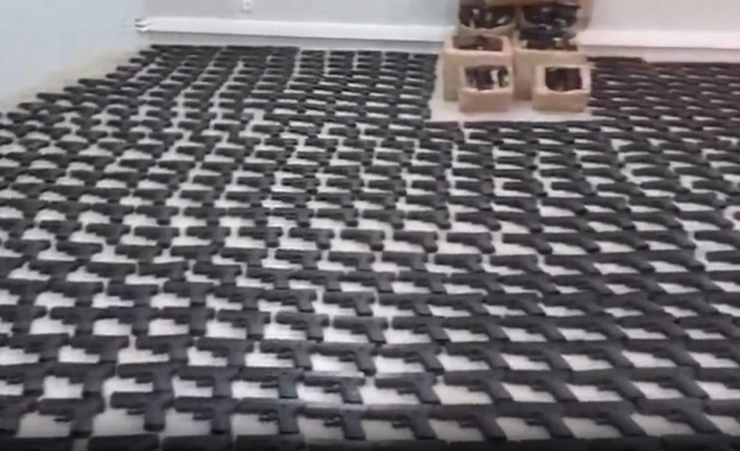 2 ilde büyük operasyon: Binlerce silah ele geçirildi