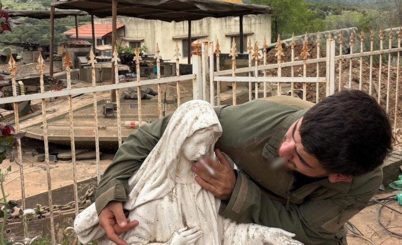 İsrailli askerler bu kez de Meryem Ana heykelini tahrip etti