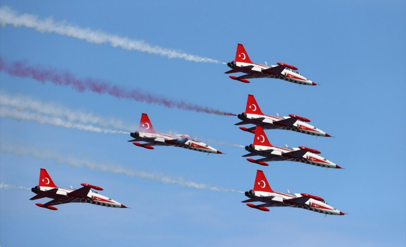Samsun'da coşkulu kutlama: Türk Yıldızları ve SOLOTÜRK'ten nefes kesen gösteri
