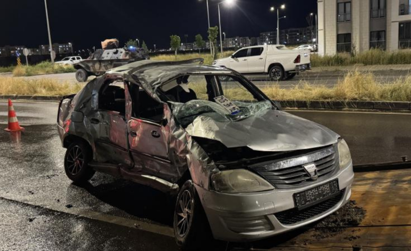 Diyarbakır'da otobüs ve otomobil çarpıştı: 2 ölü, 5 yaralı