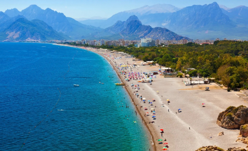 Dumansız hava sahası genişliyor: Antalya sahillerinde sigara içmek artık yasak!