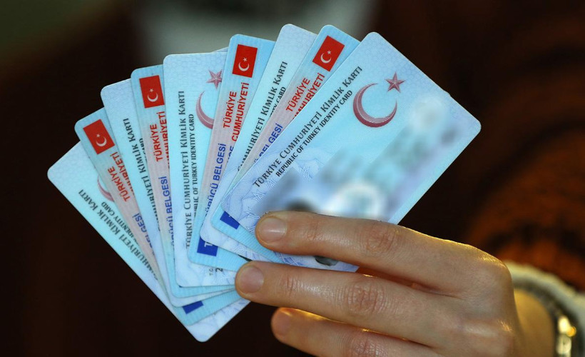 Sahte kimlik ve ehliyet şebekesine şafak operasyonu: 8 ilde 31 gözaltı