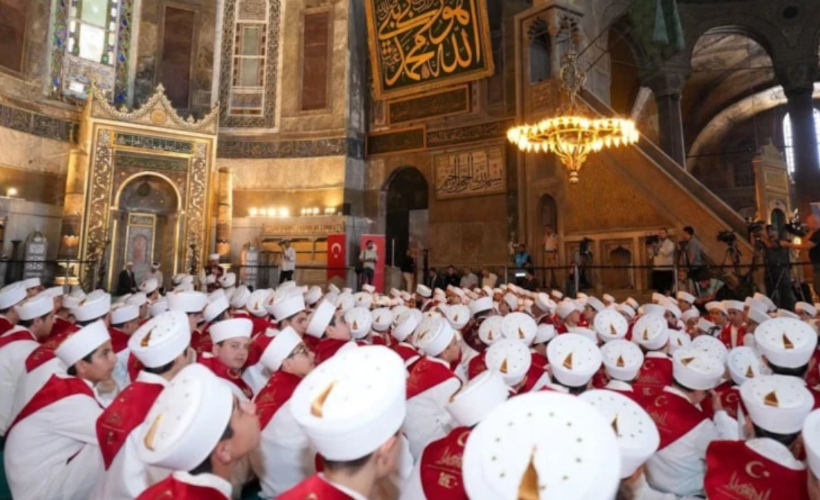 Ayasofya Kebir Camii'nde 15 Temmuz şehitleri için hatim yapıldı