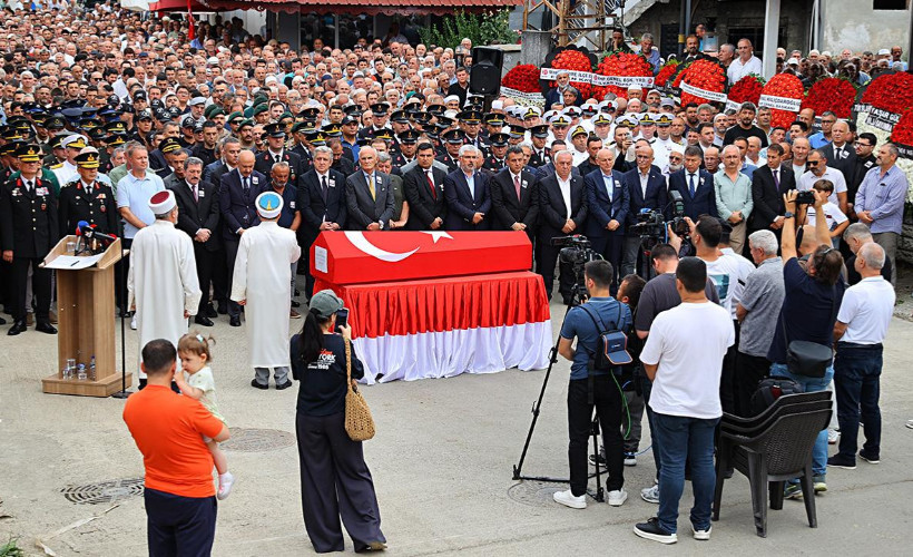 Şehit jandarma dualarla son yolculuğuna uğurlandı