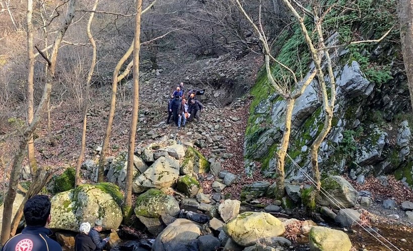 Bursa'da mangal için odun toplamak isteyen adam kayalıktan düştü - Resim: 3