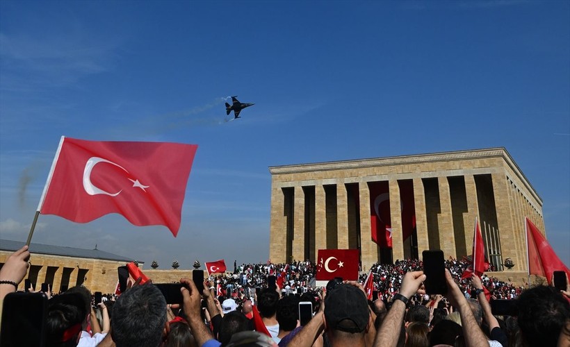 100. Yıl Kutlamaları nedeniyle Anıtkabir'de dün ziyaretçi rekoru kırıldı - Resim: 68