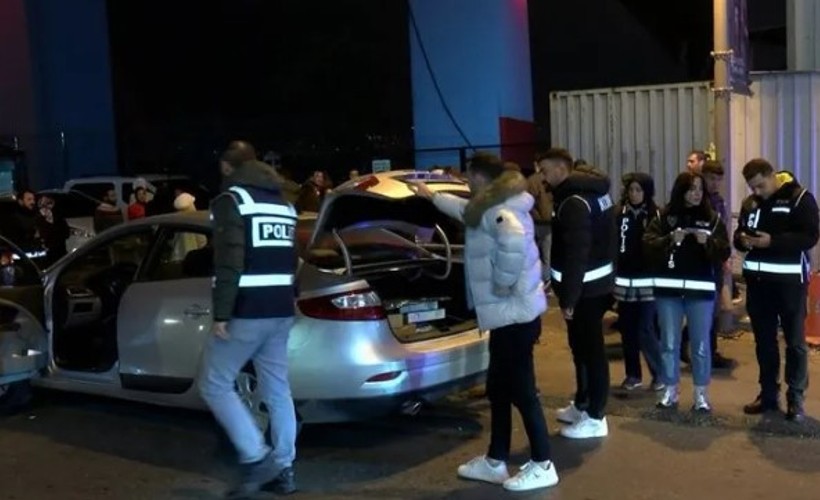 Beşiktaş'ta 2 kadının yılbaşı gecesi yaptıkları şoke etti! Görenlerin ağzı açık kaldı - Resim : 6