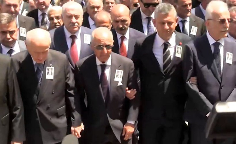 Altan Öymen'e TBMM'de veda! Devlet Bahçeli ile Hikmet Çetin el ele yürüdü - Resim : 2