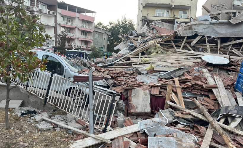 Balıkesir'deki depremin ardından Sındırgı havadan görüntülendi - Resim: 6
